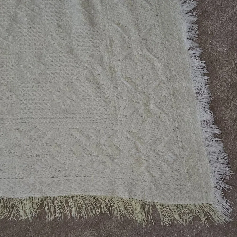 VTG Yellow White Baby Blanket Acrylic Fringe Knit 35x36